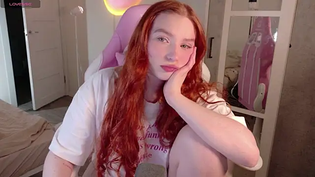 Snapshot of cinnabon_girls chatting on 11/22/25, 11:04 cinnabon girls online show from 11/22/25, 11:04