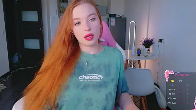 Snapshot of cinnabon_girls chatting on 05/15/26, 02:02 cinnabon girls online show from 05/15/26, 02:02