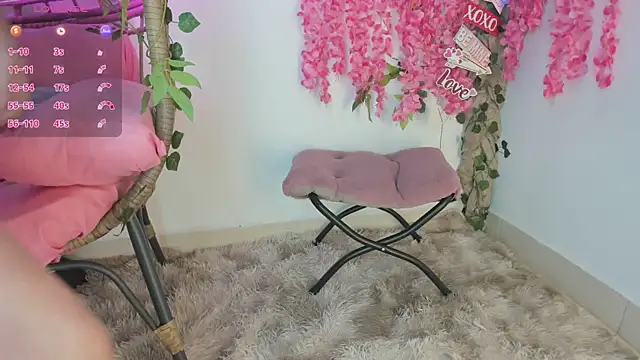 Snapshot of Amy-Skinny chatting on 03/06/25, 11:03 Amy-Skinny online show from 03/06/25, 11:03