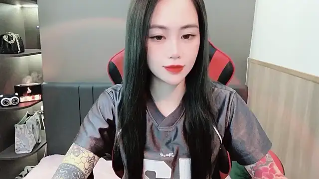 Snapshot of witch-39 chatting on 12/09/24, 05:29 witch-39 online show from 12/09/24, 05:29