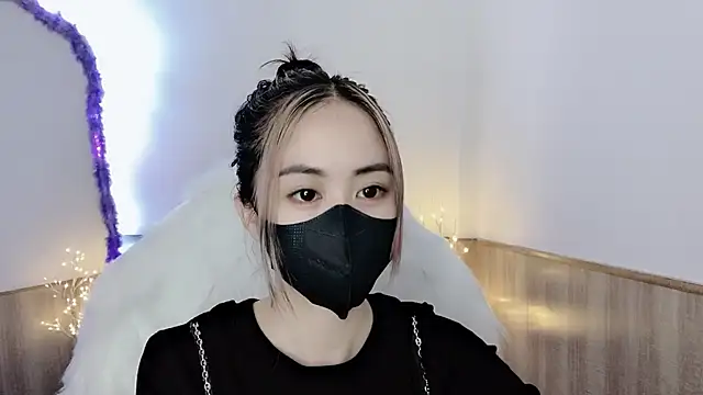 Snapshot of witch-39 chatting on 03/18/25, 08:36 witch-39 online show from 03/18/25, 08:36