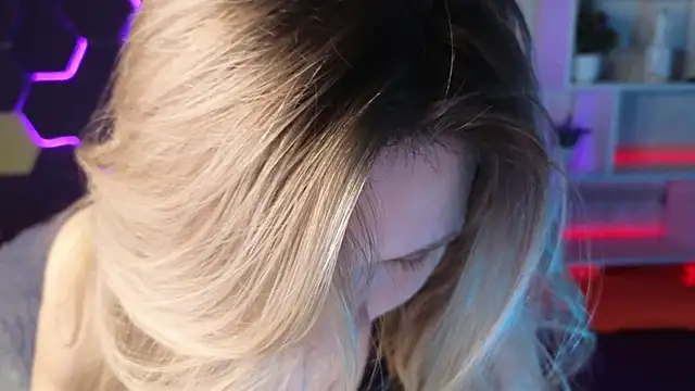 LitaBrom online show from 01/21/25, 01:08