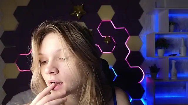 LitaBrom online show from 01/30/25, 01:22