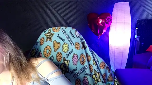 LitaBrom online show from 03/23/25, 04:16