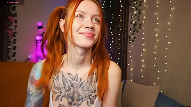  SweetFox  online show from 11/14/25, 02:32