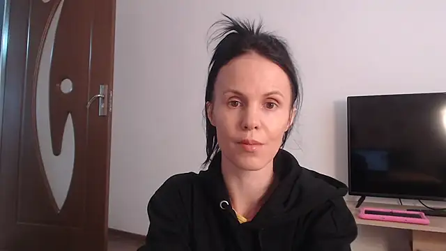 Snapshot of Teressa_Dream chatting on 12/19/25, 07:59 Teressa Dream online show from 12/19/25, 07:59