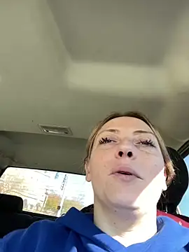 Snapshot of lezbean24 chatting on 02/27/26, 07:47 lezbean24 online show from 02/27/26, 07:47