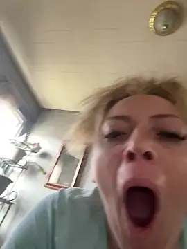 Snapshot of lezbean24 chatting on 03/10/26, 02:22 lezbean24 online show from 03/10/26, 02:22