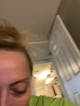 Snapshot of lezbean24 chatting on 03/21/26, 03:48 lezbean24 online show from 03/21/26, 03:48