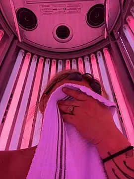 Snapshot of lezbean24 chatting on 03/25/26, 05:08 lezbean24 online show from 03/25/26, 05:08