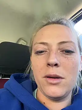 Snapshot of lezbean24 chatting on 03/28/26, 06:40 lezbean24 online show from 03/28/26, 06:40