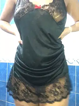 Snapshot of Moroccan_bitch chatting on 12/15/24, 07:31 Moroccan bitch online show from 12/15/24, 07:31