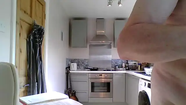 Snapshot of jimmybenido chatting on 05/15/26, 04:47 jimmybenido online show from 05/15/26, 04:47