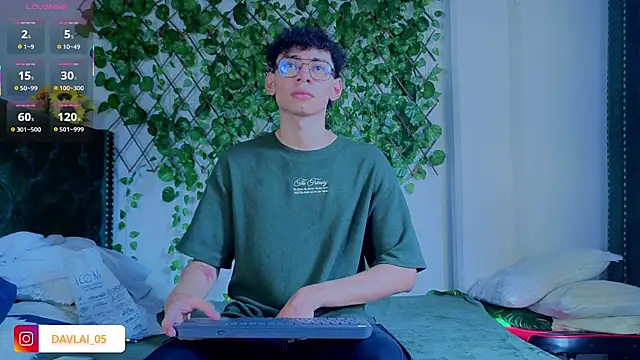 Snapshot of Daviid_laidd chatting on 11/11/25, 07:58 Daviid laidd online show from 11/11/25, 07:58