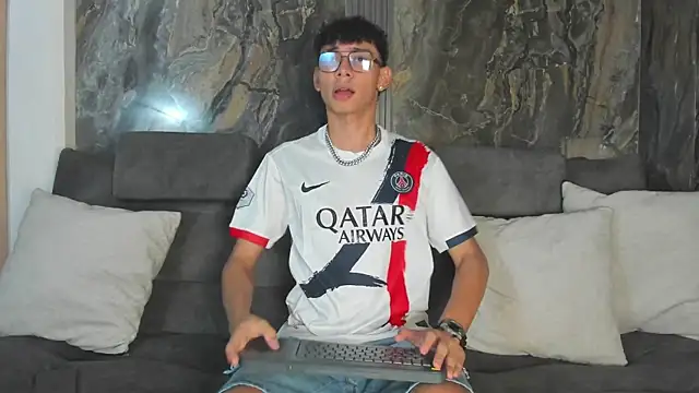 Snapshot of Daviid_laidd chatting on 12/16/25, 07:30 Daviid laidd online show from 12/16/25, 07:30