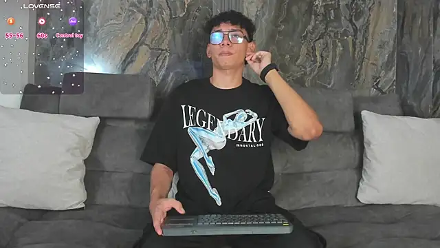 Snapshot of Daviid_laidd chatting on 12/17/25, 07:42 Daviid laidd online show from 12/17/25, 07:42