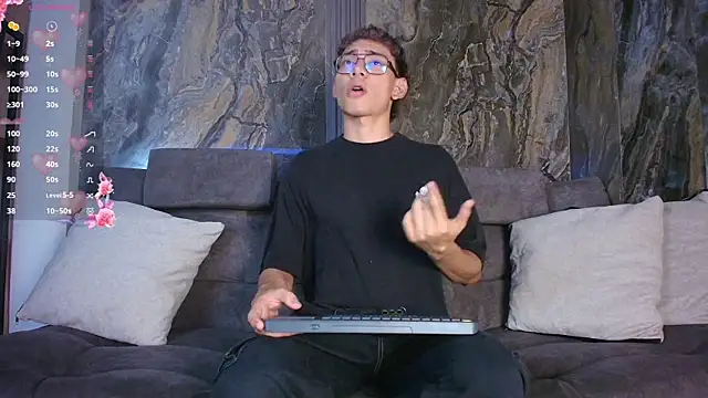 Snapshot of Daviid_laidd chatting on 02/18/26, 08:05 Daviid laidd online show from 02/18/26, 08:05