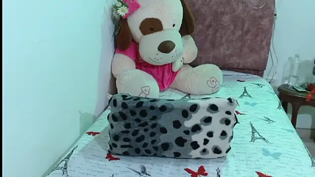 italagomez  online show from 02/04/26, 11:42