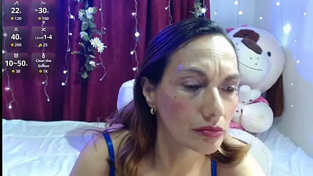 italagomez  online show from 03/17/26, 12:59