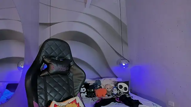 IamNayuta online show from 11/28/25, 08:22