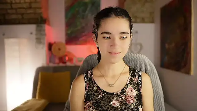 Gia Paige18 online show from 12/06/24, 12:05