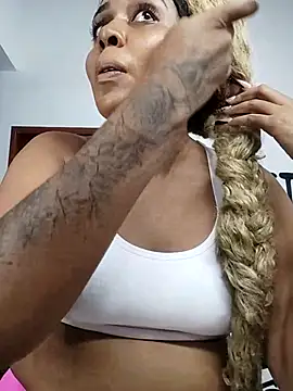 ELLA KELLY online show from 12/17/25, 12:00