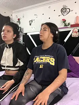 1lovelygirls online show from 10/25/25, 12:13