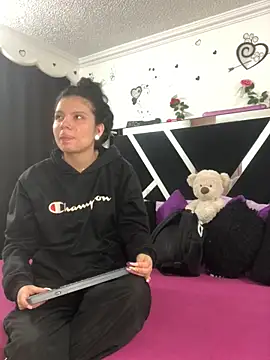 1lovelygirls online show from 10/29/25, 12:07