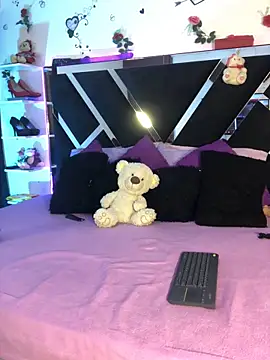 1lovelygirls online show from 11/10/25, 12:15