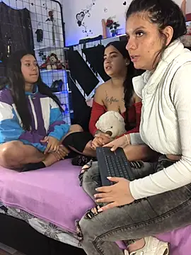 1lovelygirls online show from 11/15/25, 12:23