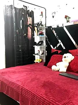 1lovelygirls online show from 11/25/25, 12:05