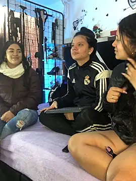 1lovelygirls online show from 12/03/25, 12:14