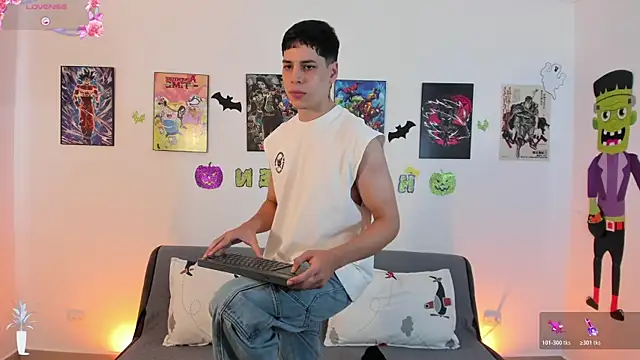 jonathanjoestar  online show from 10/26/25, 07:42