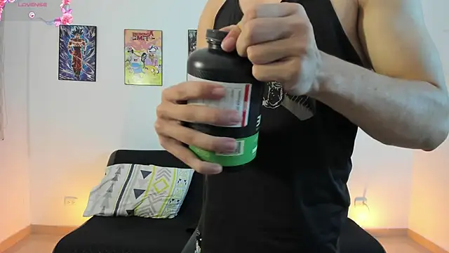 jonathanjoestar  online show from 12/18/25, 11:11