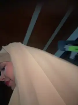 Snapshot of lalilamassu1 chatting on 01/13/26, 11:15 lalilamassu1 online show from 01/13/26, 11:15