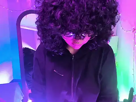 Snapshot of kuromi69 chatting on 02/13/26, 05:25 kuromi69 online show from 02/13/26, 05:25