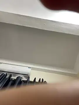 Snapshot of Louis_Baby chatting on 02/23/25, 07:00 Louis Baby online show from 02/23/25, 07:00