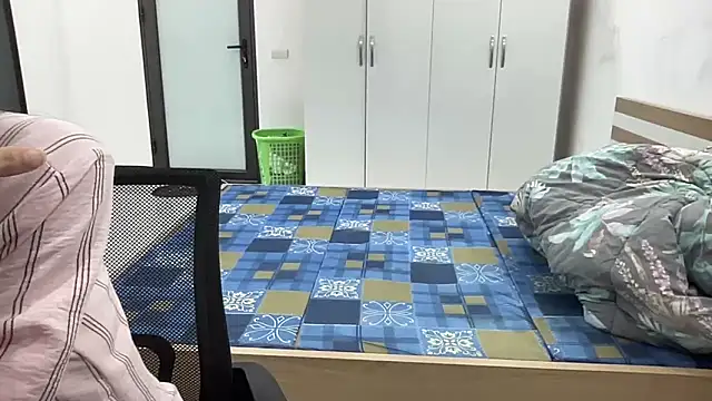 Louis Baby online show from 11/29/25, 06:27