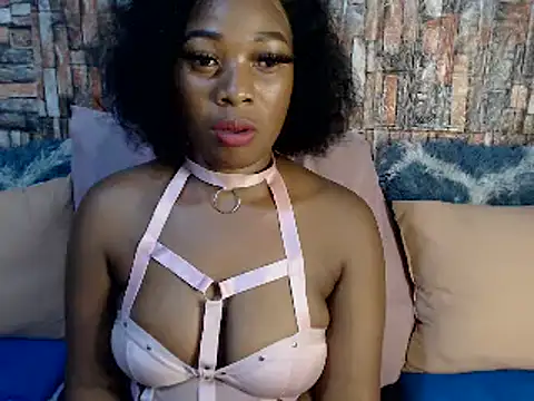 Snapshot of Foxy_African chatting on 03/07/25, 03:18 Foxy African online show from 03/07/25, 03:18