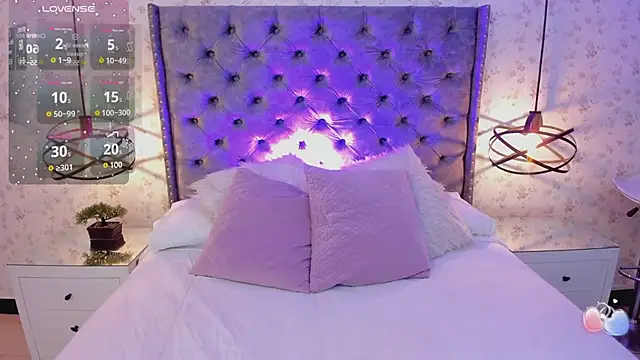 Snapshot of MiaWinx chatting on 03/08/25, 09:08 MiaWinx online show from 03/08/25, 09:08