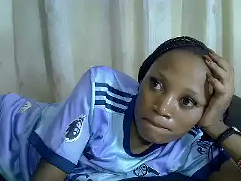 Snapshot of SpicyPetite chatting on 02/15/25, 06:23 SpicyPetite online show from 02/15/25, 06:23