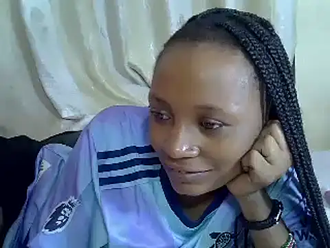 Snapshot of SpicyPetite chatting on 02/16/25, 05:37 SpicyPetite online show from 02/16/25, 05:37