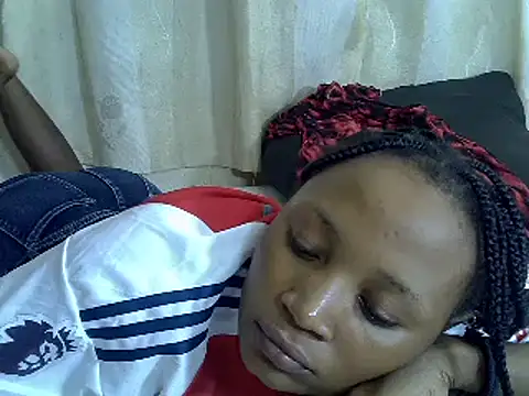 Snapshot of SpicyPetite chatting on 02/16/25, 07:38 SpicyPetite online show from 02/16/25, 07:38