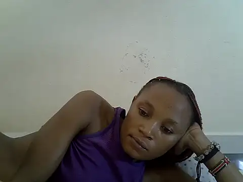 Snapshot of SpicyPetite chatting on 09/13/25, 08:03 SpicyPetite online show from 09/13/25, 08:03