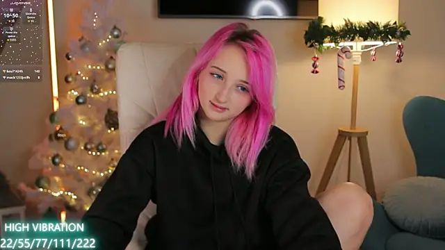 Snapshot of Selena_Lily chatting on 01/16/25, 10:21 Selena Lily online show from 01/16/25, 10:21