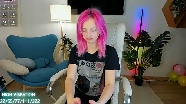 Snapshot of Selena_Lily chatting on 03/21/25, 06:49 Selena Lily online show from 03/21/25, 06:49