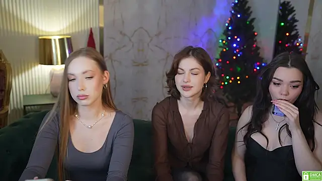 Snapshot of Linda054 chatting on 01/22/25, 07:45 Linda054 online show from 01/22/25, 07:45