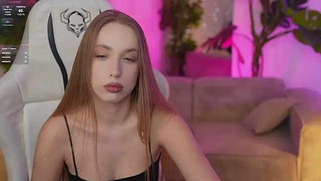 Snapshot of Linda054 chatting on 02/07/25, 07:49 Linda054 online show from 02/07/25, 07:49