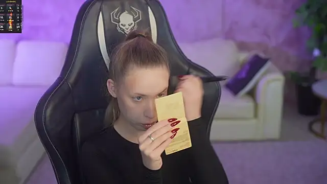 Snapshot of Linda054 chatting on 10/30/25, 02:46 Linda054 online show from 10/30/25, 02:46