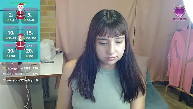 Snapshot of emitaa17228o chatting on 12/18/24, 01:26 emitaa17228o online show from 12/18/24, 01:26